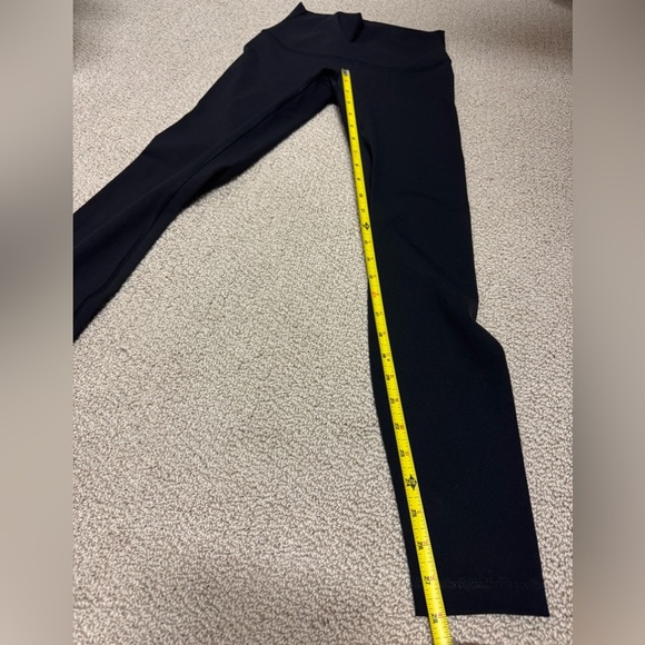 LULULEMON SIZE 6 ALIGN BLACK LEGGINGS - Picture 2 of 5